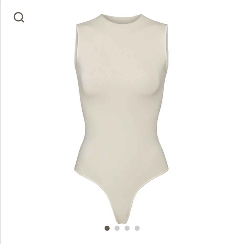 NWT SKIMS Ivory Sleeveless Bodysuit